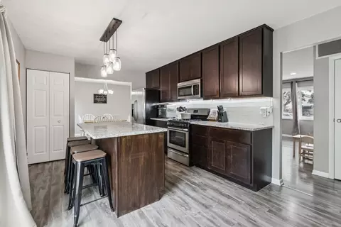 Kitchen - 1730 Pierce Rd, Hoffman Estates, IL 60169 photo 4 of 5