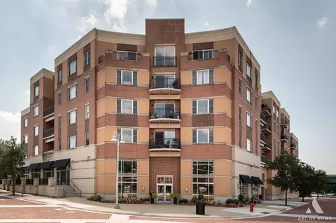 300 Village Cir #314, Willow Springs, IL 60480