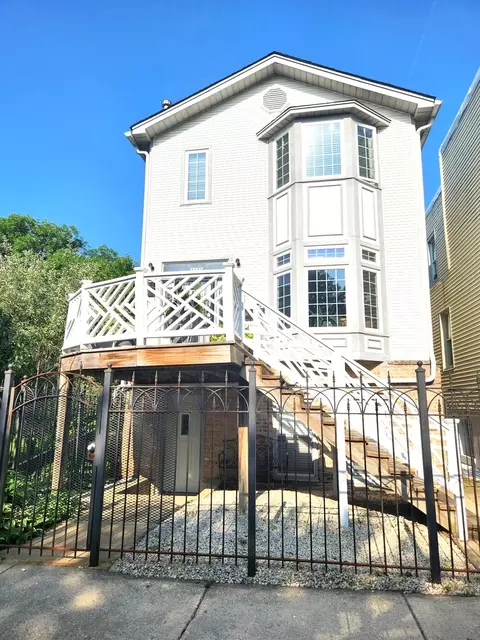 2025 N Sawyer Ave, Chicago, IL 60647