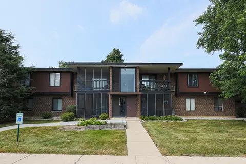 4716 W Northfox Ln #3, Mchenry, IL 60050