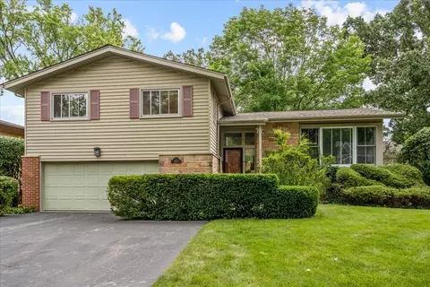 1141 Kenton Rd, Deerfield, IL 60015