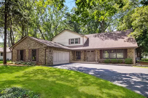 5 N634 Lostview Ln, Saint Charles, IL 60175