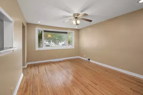 Living - 675 E Broadway St, Bradley, IL 60915 photo 3 of 3