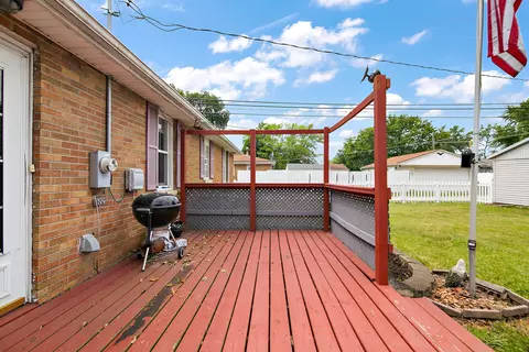Exterior - 675 E Broadway St, Bradley, IL 60915 photo 2 of 4