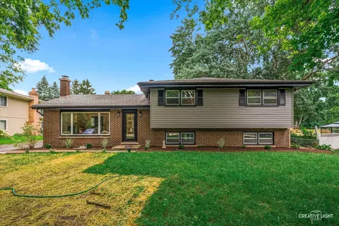 4 N045 Wiant Rd, West Chicago, IL 60185