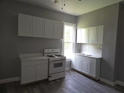 Kitchen - 6039 S Carpenter St, Chicago, IL 60621 photo 1 of 2