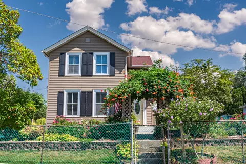 225 High St, Aurora, IL 60505