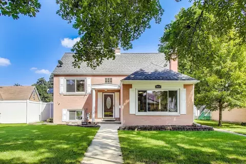 9524 Jefferson Ave, Brookfield, IL 60513