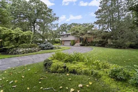 1230 Fairfield Rd, Glencoe, IL 60022