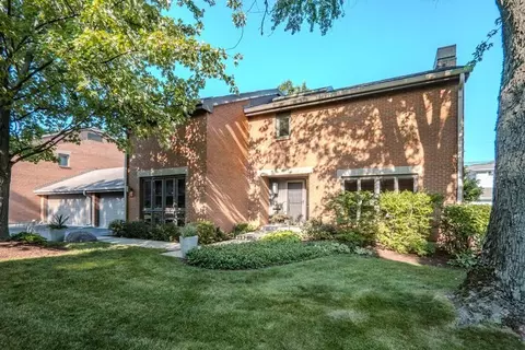 33 Park Ln, Park Ridge, IL 60068