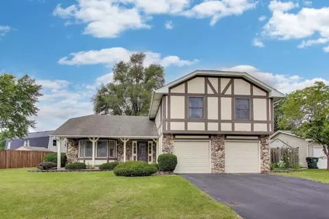 3790 Whispering Trails Dr, Hoffman Estates, IL 60192