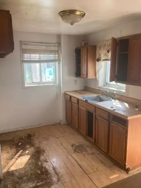 Kitchen - 41 Mccarthy Rd, Park Forest, IL 60466 photo 2 of 2