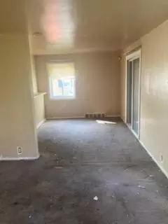 Living - 41 Mccarthy Rd, Park Forest, IL 60466 photo 3 of 4