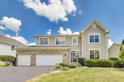 551 Golden Valley Ln, Algonquin, IL 60102
