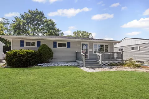 17832 Burnham Ave, Lansing, IL 60438