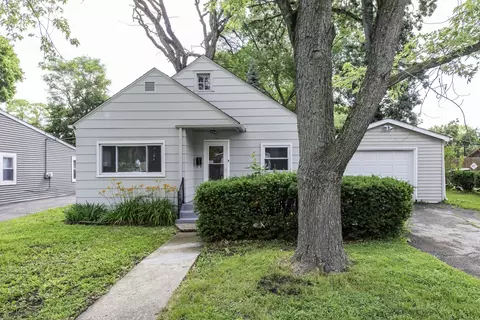 221 Kenwood Dr, Round Lake Park, IL 60073