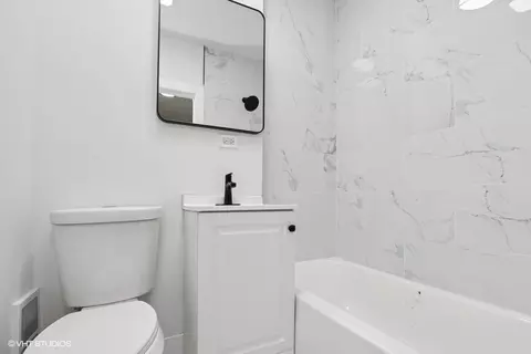 Bath - 10663 S Champlain Ave, Chicago, IL 60628 photo 2 of 2