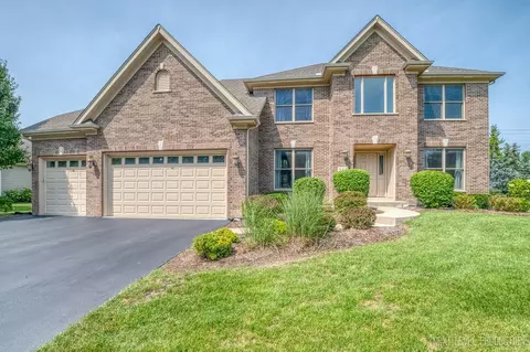 948 Bluestem Dr, Geneva, IL 60134