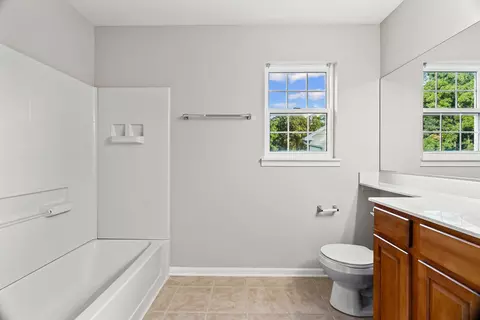 Bath - 601 Rivers Edge Dr, Minooka, IL 60447 photo 5 of 5