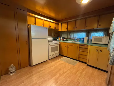 Kitchen - 201 Elm St, Chatsworth, IL 60921 photo 2 of 2