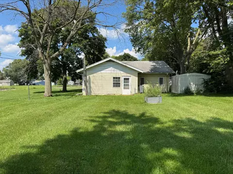 Exterior - 201 Elm St, Chatsworth, IL 60921 photo 6 of 6