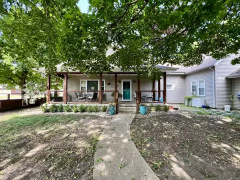 617 E Main St, Arcola, IL 61910 photo 5