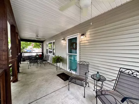 617 E Main St, Arcola, IL 61910 photo 9