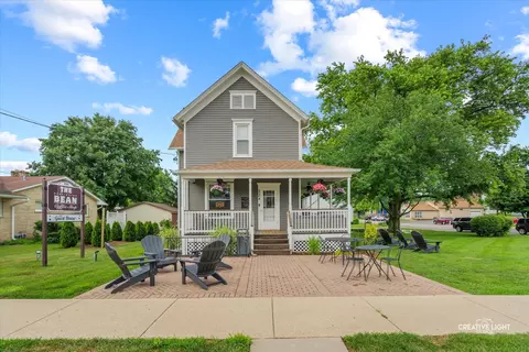 224 S Main St, Burlington, IL 60109