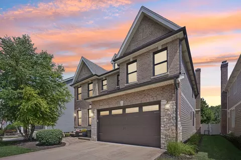 757 S Saylor Ave, Elmhurst, IL 60126