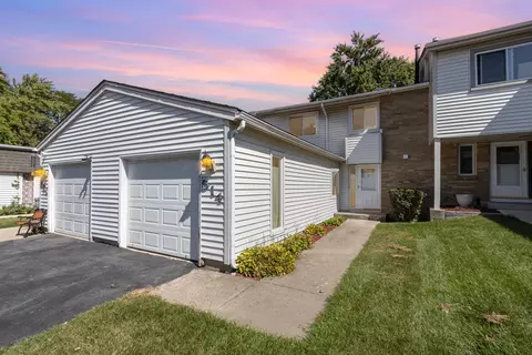 514 Jill Ln, Bolingbrook, IL 60440