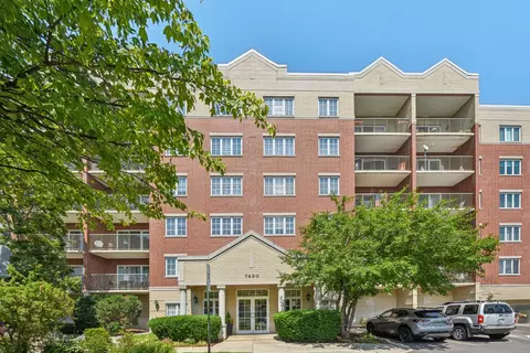 7450 Lincoln Ave #203, Skokie, IL 60076
