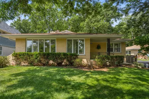 5708 Dunham Rd, Downers Grove, IL 60516