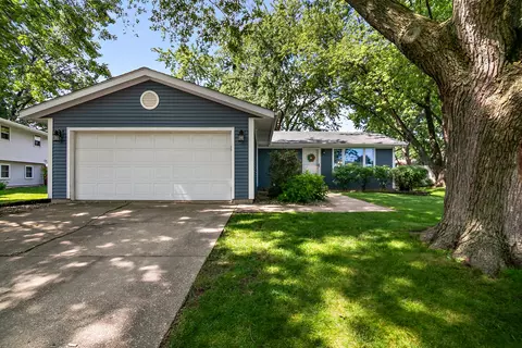 979 Mallard Dr, Bradley, IL 60915
