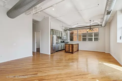 Living - 500 S Clinton St #710, Chicago, IL 60607 photo 3 of 8