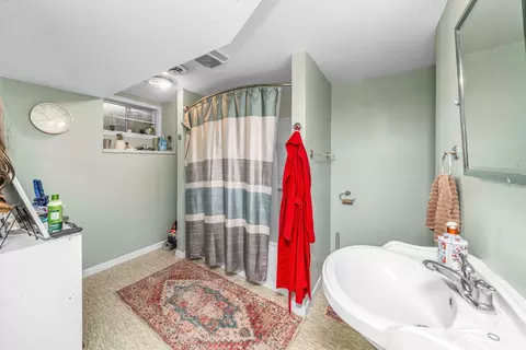 Bath - 1105 E 5th St, Sandwich, IL 60548 photo 2 of 2