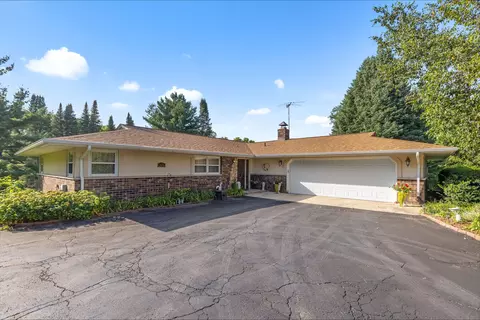 7475 Valentine Ln, Cherry Valley, IL 61016
