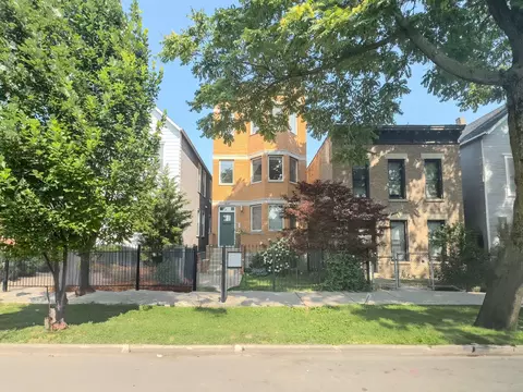 1627 N Fairfield Ave #2, Chicago, IL 60647