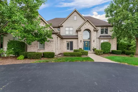 38 W042 Mallard Lake Rd, Saint Charles, IL 60175