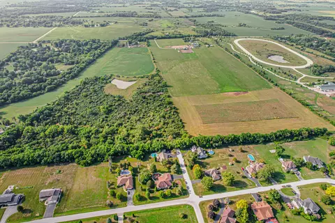26270-26273 S Royal Crest Dr, Crete, IL 60417
