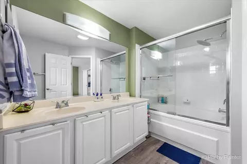 279 Snug Harbor Dr, Willowbrook, IL 60527 photo 14