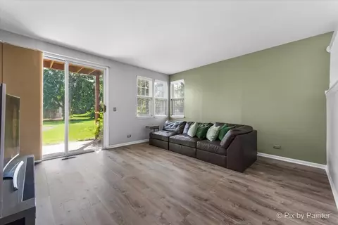 279 Snug Harbor Dr, Willowbrook, IL 60527 photo 9