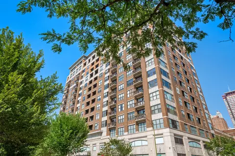 849 N Franklin St #715, Chicago, IL 60610