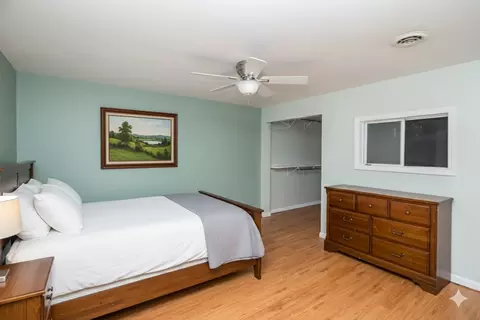Bedroom - 11 Cypress Sq, Elgin, IL 60123 photo 5 of 6
