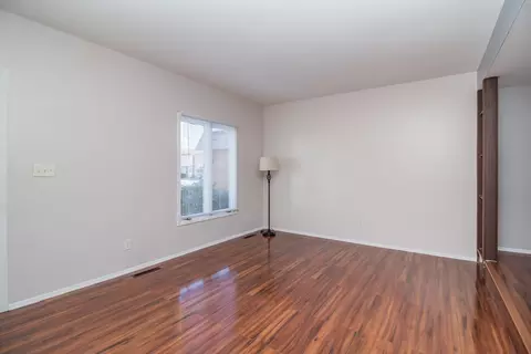 Living - 11 Cypress Sq, Elgin, IL 60123 photo 2 of 3