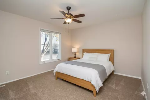 Bedroom - 11 Cypress Sq, Elgin, IL 60123 photo 3 of 6