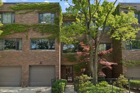 1713 N Vine St, Chicago, IL 60614
