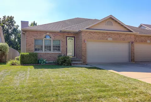 1418 Coral Bell Dr, Joliet, IL 60435