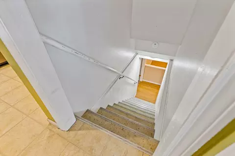 Entry Way - 1265 S Wolf Rd, Des Plaines, IL 60018 photo 2 of 2