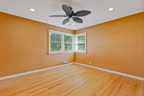 Bedroom - 1265 S Wolf Rd, Des Plaines, IL 60018 photo 2 of 5