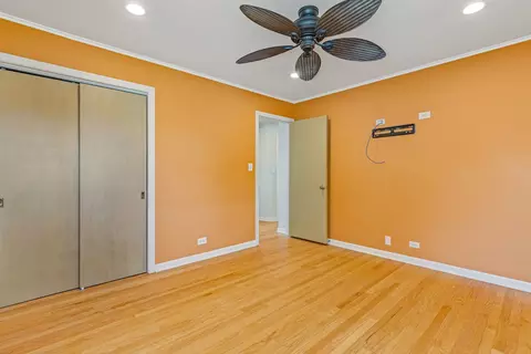 Bedroom - 1265 S Wolf Rd, Des Plaines, IL 60018 photo 3 of 5
